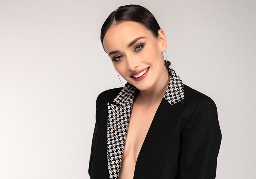 ксения мишина